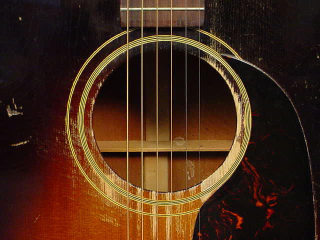 gallery/registryphotos/372xx/372-xx_soundhole.jpg